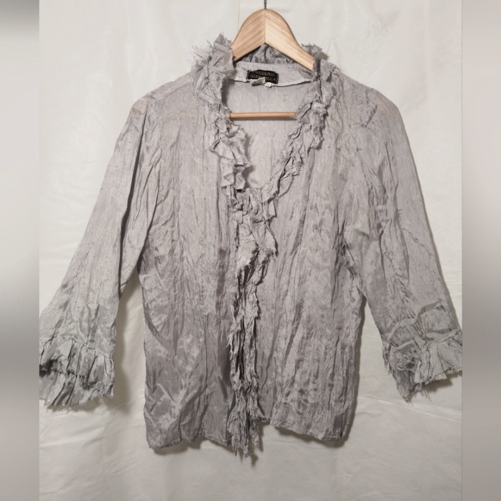 Very chic gray blouse